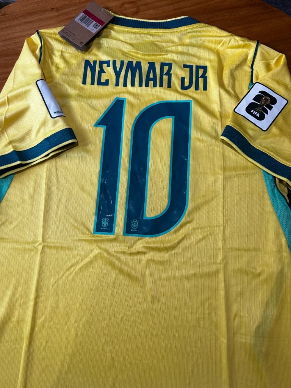 Neymar Jr #10 World Cup Soccer Jersey brazil Men's Size Large - Picture 2 of 9